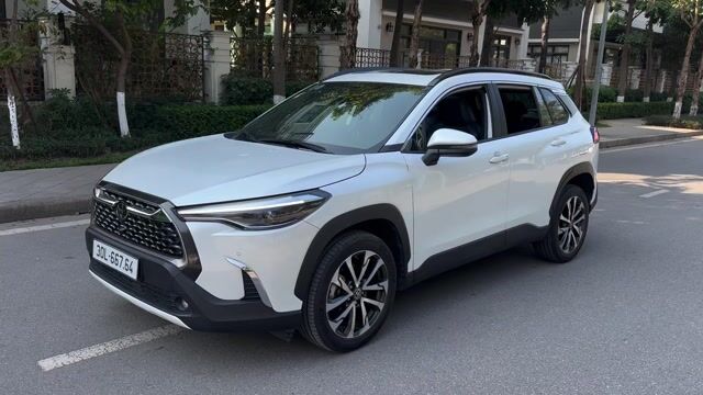 Toyota Corolla Cross 2022 1.8V Trắng 2 Vạn Km. Mua bán Ô tô tại Quận Cầu Giấy Hà Nội được đăng bởi Vũ Kiên hình 1