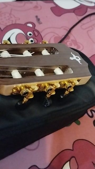 Đàn Guitar Classic Guitar Trần full solid. Mua bán Nhạc cụ tại Quận Bình Tân Tp Hồ Chí Minh được đăng bởi Nguyễn Trí Dũng hình 1