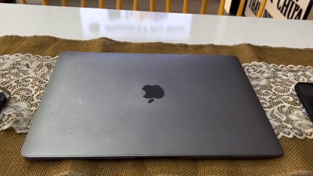 MacBook Air M1 8.256 pin 93 có ship. Mua bán Laptop tại Huyện Hóc Môn Tp Hồ Chí Minh được đăng bởi a Liêm hình 1