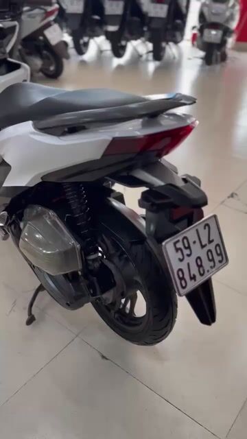 Honda Vario 150 Trắng Sport.Xe đẹp giá tốt.BSTP. Mua bán Xe máy tại Quận 6 Tp Hồ Chí Minh được đăng bởi Cửa Hàng Xe Máy Hoà Bùi hình 1