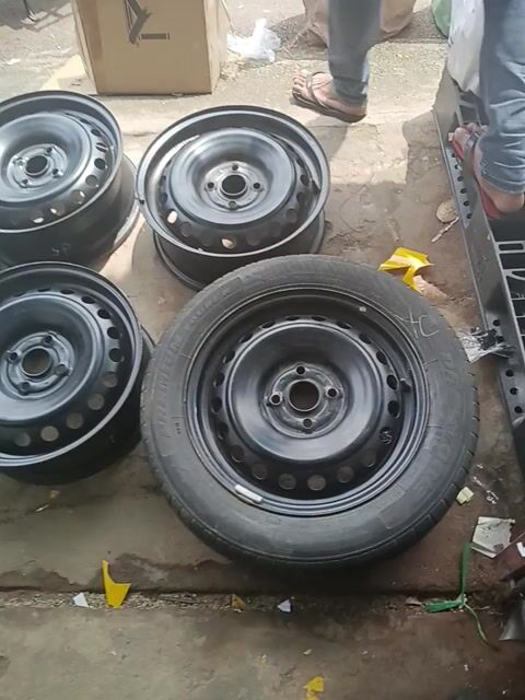 Lốp và mâm xe Hyundai RA01 185/60R15. Mua bán Phụ tùng xe tại Thành phố Thủ Đức Tp Hồ Chí Minh được đăng bởi thiết bị an toàn hình 1