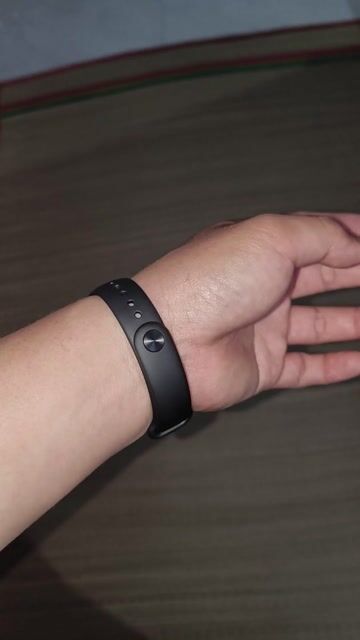 Dây đeo thông minh Xiaomi Smart Band 10 Đen. Mua bán Thiết bị đeo thông minh tại Huyện Chợ Mới An Giang được đăng bởi Sang Tay Official  hình 1