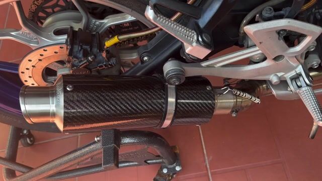 Pô xe máy Leovince sợi carbon + cổ pô inox ON OFF. Mua bán Phụ tùng xe tại Thành phố Biên Hòa Đồng Nai được đăng bởi cường hình 1