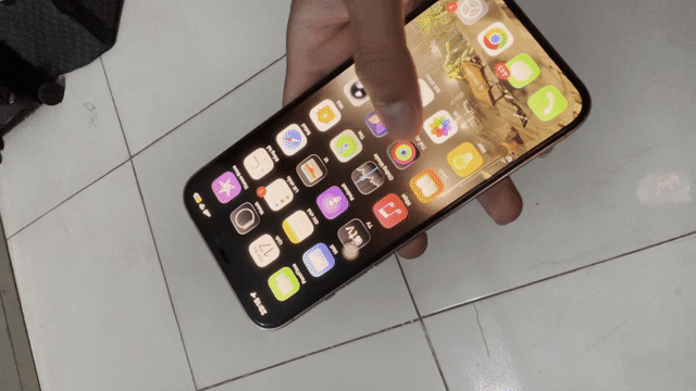 Apple iPhone 12 Pro Max Vàng gold. Mua bán Điện thoại tại Thành phố Vĩnh Yên Vĩnh Phúc được đăng bởi nguyễn hạnh công hình 1