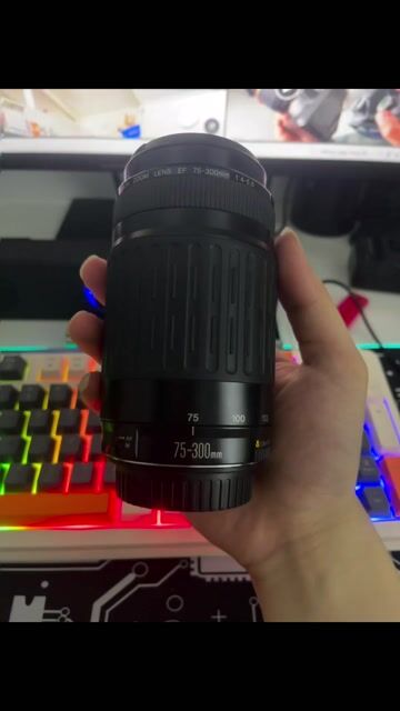 Ống kính Canon 75-300mm Đen. Mua bán Máy ảnh, Máy quay tại Quận Nam Từ Liêm Hà Nội được đăng bởi Nguyễn Xuân Linh hình 1