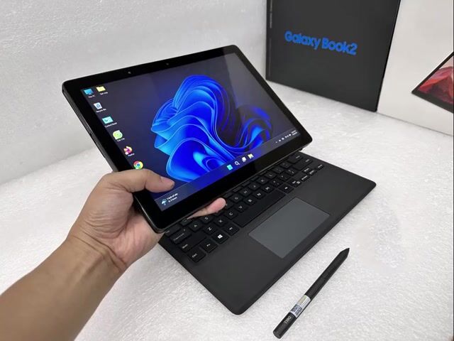 Dell Latitude 5290 2 in 1 i7 cảm ứng tách rời phím. Mua bán Laptop tại Quận 12 Tp Hồ Chí Minh được đăng bởi LaptopNSC hình 1