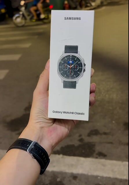 samsung Watch 8 classic Vn fullbox likenew 7/2026. Mua bán Thiết bị đeo thông minh tại Quận Đống Đa Hà Nội được đăng bởi Quý Hoàng hình 1
