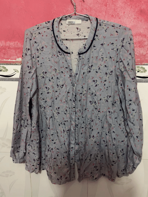 Áo sơ mi DRESSIN Nữ Xám Họa tiết hoa. Mua bán Quần áo tại Thị xã Tân Uyên Bình Dương được đăng bởi Bảo Ngọc hình 1