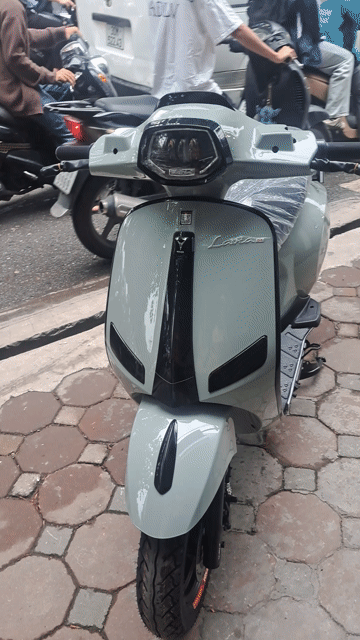 Xe điện Vespa Lavia 2026 Xám xi măng Có Trả Góp. Mua bán Xe máy tại Quận Đống Đa Hà Nội được đăng bởi Thiên Hương hình 1