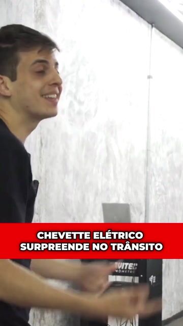 CHEVETTE ELÉTRICO SURPREENDE NO TRÂNSITO