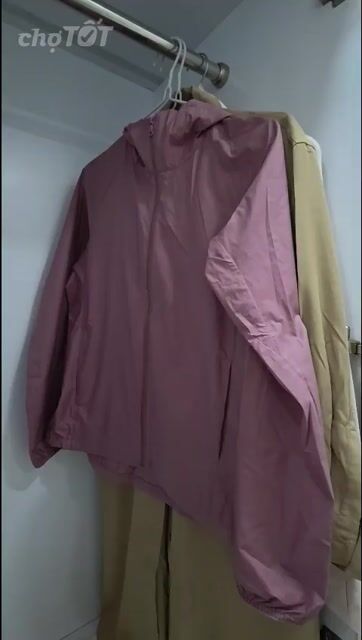 Đầm chống nắng, Áo chống nắng Uniqlo mới >95%, đẹp. Mua bán Quần áo tại Quận 4 Tp Hồ Chí Minh được đăng bởi Ami Nguyen hình 1