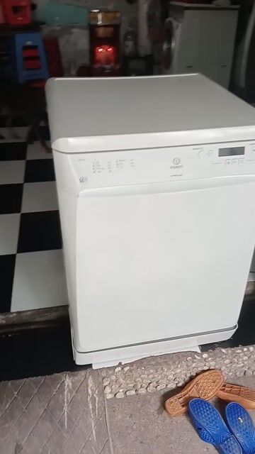 Máy rửa chén Indesit DFP 573 Trắng. Mua bán Nội thất, đồ gia dụng khác tại Quận Tân Phú Tp Hồ Chí Minh được đăng bởi Điện Tử Quách Điêu hình 1