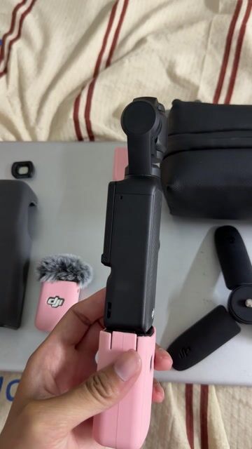 Máy quay phim DJI Pocket 3 Đen. Mua bán Máy ảnh, Máy quay tại Quận Cẩm Lệ Đà Nẵng được đăng bởi Văn tuấn Nguyễn hình 1