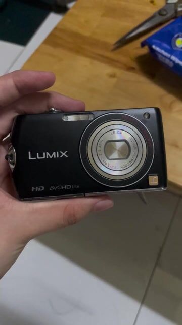 Pass máy ảnh Lumix Fx70 màn cảm ứng. Mua bán Máy ảnh, Máy quay tại Quận 4 Tp Hồ Chí Minh được đăng bởi Mai Anh hình 1