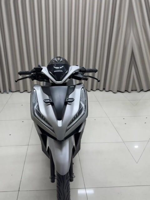 Honda Vario 150 2021 Bạc 10000 km. Mua bán Xe máy tại Quận Thanh Khê Đà Nẵng được đăng bởi THẾ MẪN CHUYÊN XE LƯỚT CÓ BÁN TRẢ GÓP  hình 1