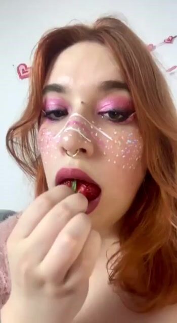 Model - Jenny Ellison striptease