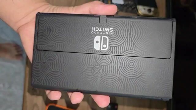 Nintendo Switch OLED Zelda 512GB Vàng. Mua bán Thiết bị chơi game tại Thị xã Bến Cát Bình Dương được đăng bởi thang Minh hình 1