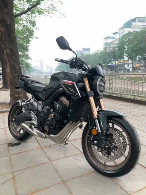 Honda CB650R 2022 biển 29 đẹp vip xe nhiều đồ chơi. Mua bán Xe máy tại Quận Cầu Giấy Hà Nội được đăng bởi Tong motor xe may hình 1