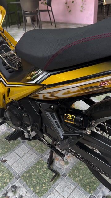 Yamaha Exciter 2010 Vàng đen. Mua bán Xe máy tại Thị xã Bến Cát Bình Dương được đăng bởi võ chí thanh hình 1