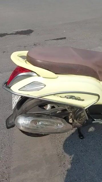 Bán xe Yamaha Noza  mầu vàng chính chủ ít đi. Mua bán Xe máy tại Quận Hoàng Mai Hà Nội được đăng bởi Nguyễn Hải Quỳnh hình 1