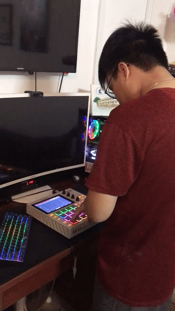 Thiết bị sản xuất nhạc AKAI Professional MPC ONE. Mua bán Nhạc cụ tại Quận 1 Tp Hồ Chí Minh được đăng bởi Kviet216 hình 1