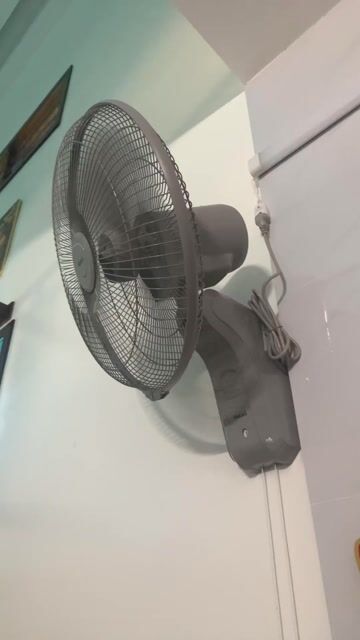 Quạt treo tường Hatari Xám. Mua bán Quạt tại Huyện Can Lộc Hà Tĩnh được đăng bởi A tuấn hình 1