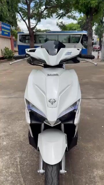 Air Blade robot trắng 2017. Mua bán Xe máy tại Thành phố Thủ Đức Tp Hồ Chí Minh được đăng bởi Cửa Hàng Xe Máy Sang Cường hình 1