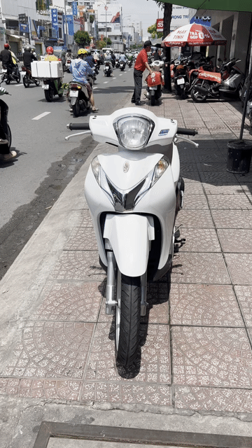 Honda SH Mode 2015 Trắng. Mua bán Xe máy tại Quận Phú Nhuận Tp Hồ Chí Minh được đăng bởi Dũng hình 1