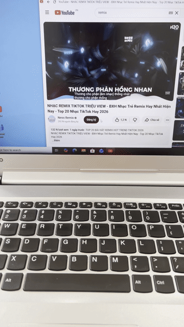 Lenovo i7 Gen 7 4GB/128GB Bạc - Pin 3H. Mua bán Laptop tại Quận Tân Phú Tp Hồ Chí Minh được đăng bởi Cửa Hàng Vi Tính Thiên Long hình 1