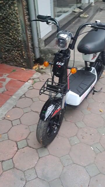 Bán xe điện Giant 133s plus màu trắng. Mua bán Xe máy tại Quận Đống Đa Hà Nội được đăng bởi Thiên Hương hình 1