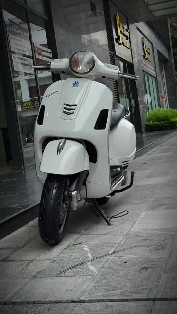Piaggio Vespa GTS 125 3V i.e. 2016 Trắng. Mua bán Xe máy tại Quận Ba Đình Hà Nội được đăng bởi Xe Máy Nam Thi hình 1
