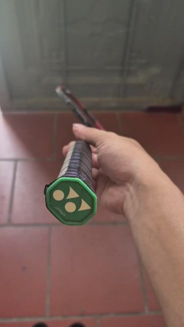 Vợt cầu lông Yonex Đỏ đen xước như hình. Mua bán Đồ thể thao, Dã ngoại tại Huyện Gia Lâm Hà Nội được đăng bởi Hoàng Đức Doanh hình 1