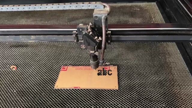 Máy cắt laser 1390 130W Đỏ Đen. Mua bán Đồ chuyên dụng, Giống nuôi trồng tại Huyện Hóc Môn Tp Hồ Chí Minh được đăng bởi phạm  phương dung hình 1