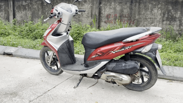 Honda Vision màu Đỏ. Mua bán Xe máy tại Thành phố Bắc Ninh Bắc Ninh được đăng bởi Em Thắng hình 1