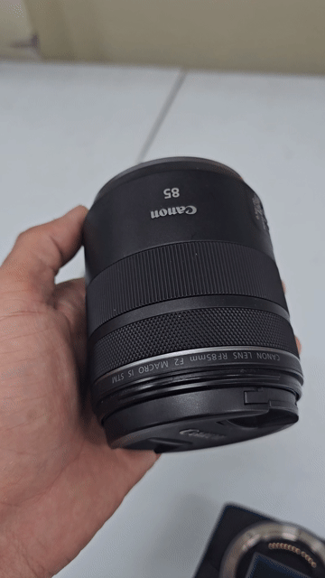 Ống kính Canon RF 85mm F2 Đen.. Mua bán Máy ảnh, Máy quay tại Thị xã Bến Cát Bình Dương được đăng bởi Hung Nguyen hình 1