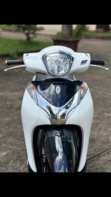 Honda SH Mode 2018 màu Trắng. Mua bán Xe máy tại Thành phố Buôn Ma Thuột Đắk Lắk được đăng bởi Khánh Ng hình 1