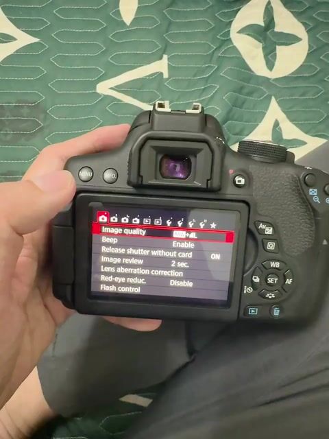 Máy ảnh Canon 750D. Mua bán Máy ảnh, Máy quay tại Thành phố Huế Thừa Thiên Huế được đăng bởi Lê Quang Thành Nhân hình 1