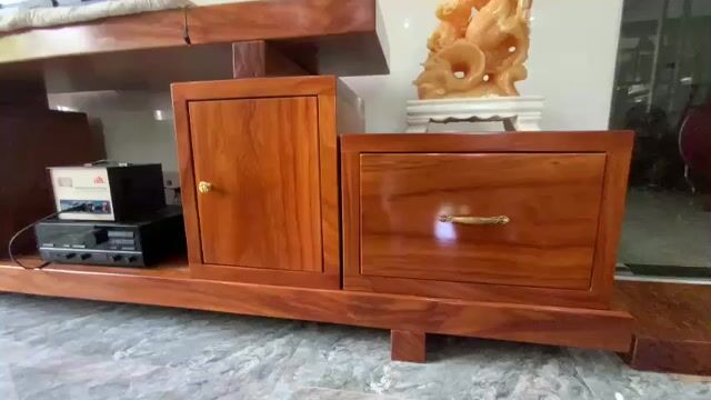 Kệ tivi siêu VIP Gỗ nguyên khối tự nhiên . Mua bán Tủ, kệ gia đình tại Huyện Thạnh Trị Sóc Trăng được đăng bởi Nguyễn Phong hình 1