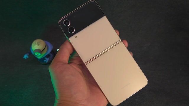 Samsung Galaxy Z Flip 4 128GB Hồng. Mua bán Điện thoại tại Quận Hoàng Mai Hà Nội được đăng bởi Trần Viết Anh AT Mobile Hitech  766 Gbike  hình 1