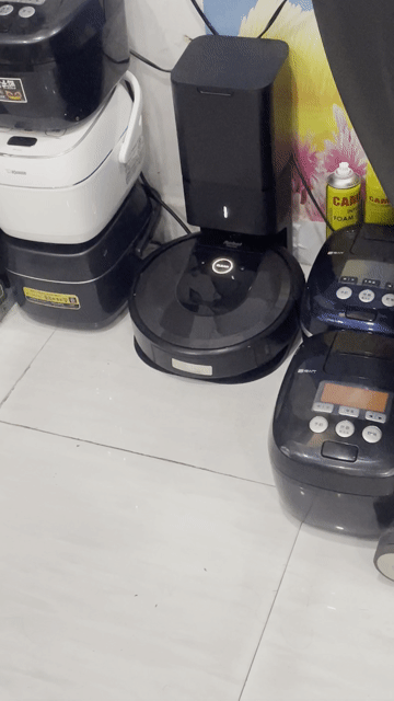 Robot hút bụi iRobot Roomba i7 Đen. Mua bán Nội thất, đồ gia dụng khác tại Huyện Bình Chánh Tp Hồ Chí Minh được đăng bởi Anh Tài hình 1