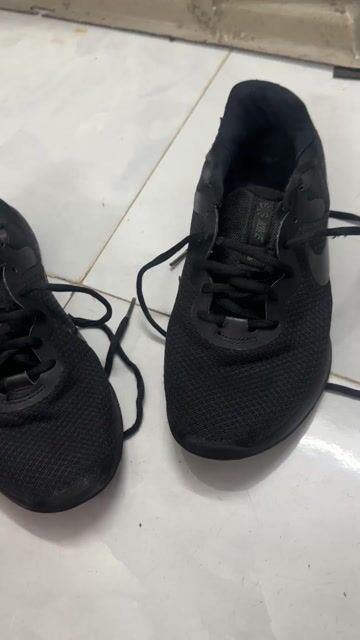 Giày chạy bộ Nike Revolution 6. Mua bán Giày dép tại Quận Bình Thuỷ Cần Thơ được đăng bởi Thầy Tiến 2hand hình 1