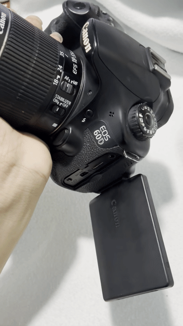 Máy ảnh Canon DSLR Đen chuyên nghiệp. Mua bán Máy ảnh, Máy quay tại Thành phố Thủ Dầu Một Bình Dương được đăng bởi hh hình 1