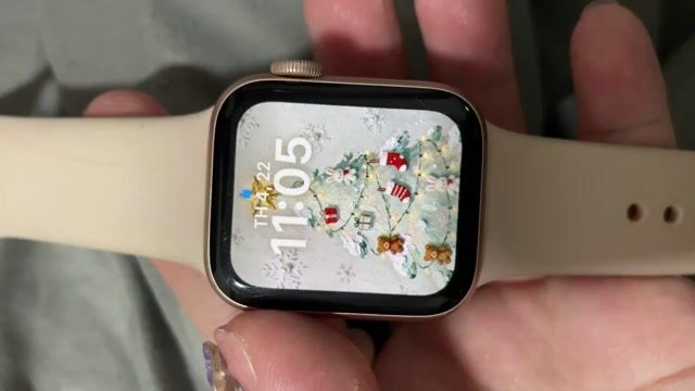 Apple Watch Series 5 40mm ROSE GOLD. Mua bán Thiết bị đeo thông minh tại Thành phố Thủ Dầu Một Bình Dương được đăng bởi Mai Phương hình 1