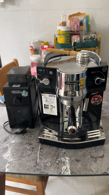 combo Máy pha cà phê Delonghi Đen Đã qua sử dụng. Mua bán Bếp, lò, đồ điện nhà bếp tại Thành phố Biên Hòa Đồng Nai được đăng bởi ĐỒ DƯ CẦN BÁN hình 1