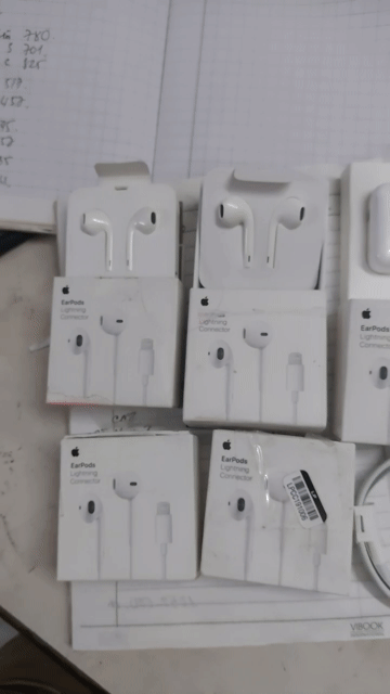 Tai nghe Apple EarPods Lightning Trắng. Mua bán Tivi, Âm thanh tại Quận Gò Vấp Tp Hồ Chí Minh được đăng bởi Nguyễn Quốc Việt hình 1