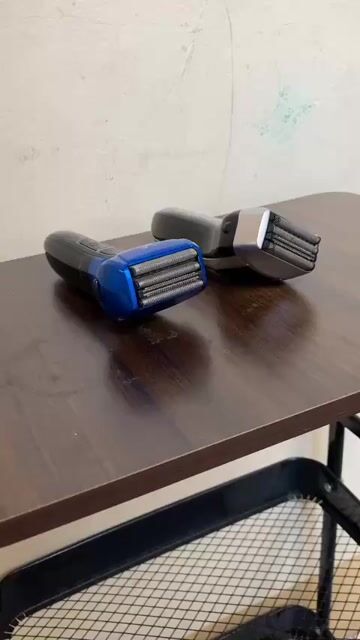 Combo 2 Máy cạo râu IZUMI và sạc. Mua bán Phụ kiện thời trang khác tại Thành phố Phú Quốc Kiên Giang được đăng bởi Japanese goods hình 1
