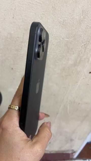 Apple iPhone 16 Pro Max 256GB. Mua bán Điện thoại tại Quận Đống Đa Hà Nội được đăng bởi doan kim ly hình 1