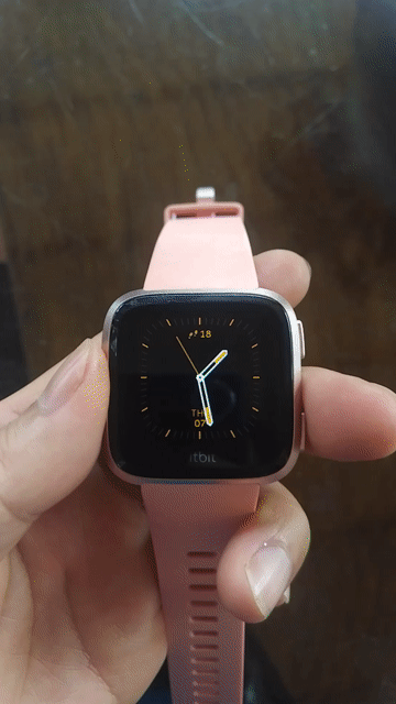 Fitbit Versa Hồng. Mua bán Thiết bị đeo thông minh tại Thành phố Pleiku Gia Lai được đăng bởi Trí hình 1