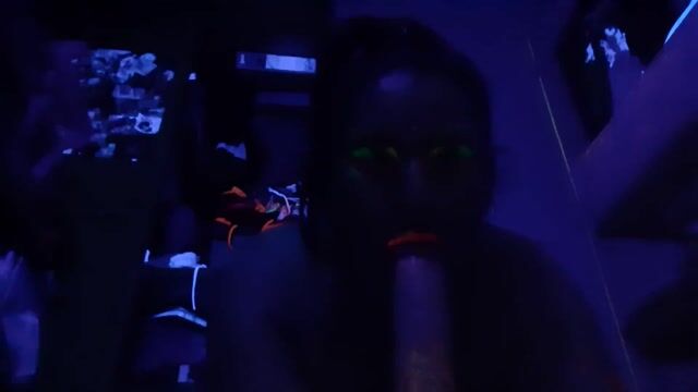 Model - DeepThroatPosh squirt