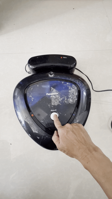 Robot hút bụi Panasonic Đen. Mua bán Thiết bị vệ sinh, nhà tắm tại Quận Bình Thuỷ Cần Thơ được đăng bởi Khôi Nguyên hình 1